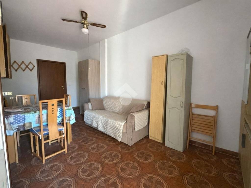 appartamento in vendita a Massa in zona Marina di Massa