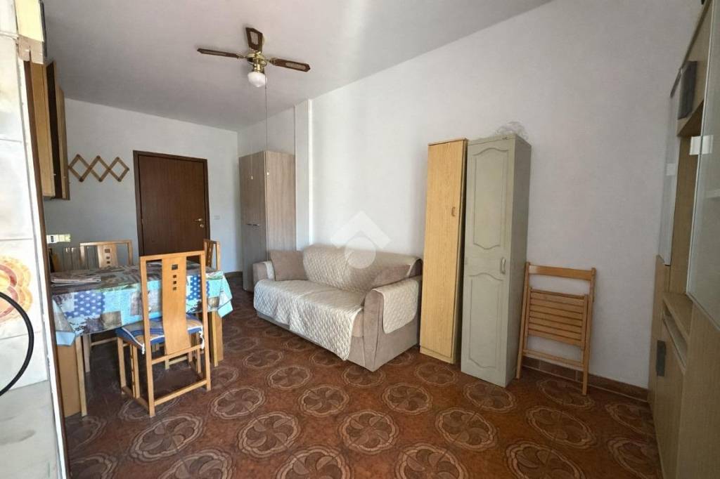 appartamento in vendita a Massa in zona Marina di Massa