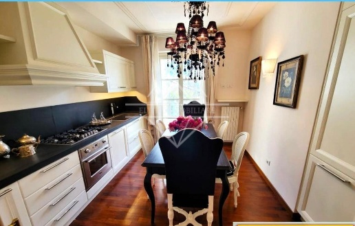 appartamento in vendita a Massa in zona Centro Storico