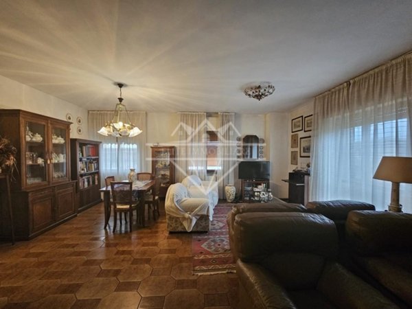 appartamento in vendita a Massa in zona Romagnano