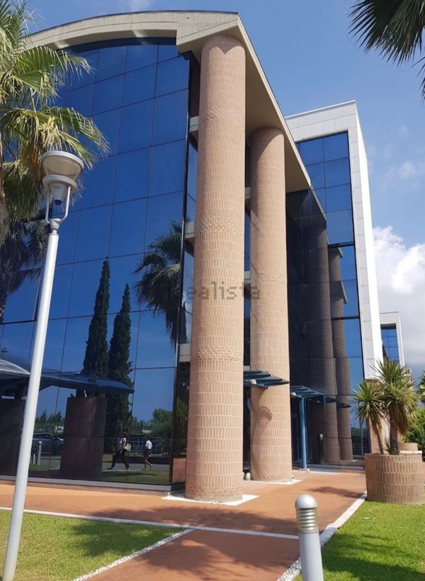 ufficio in vendita a Massa