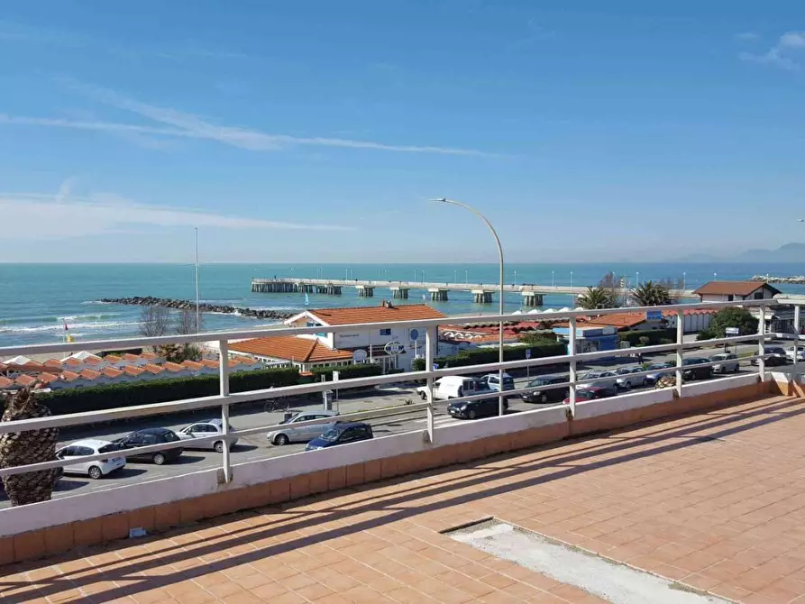 appartamento in vendita a Massa in zona Marina di Massa