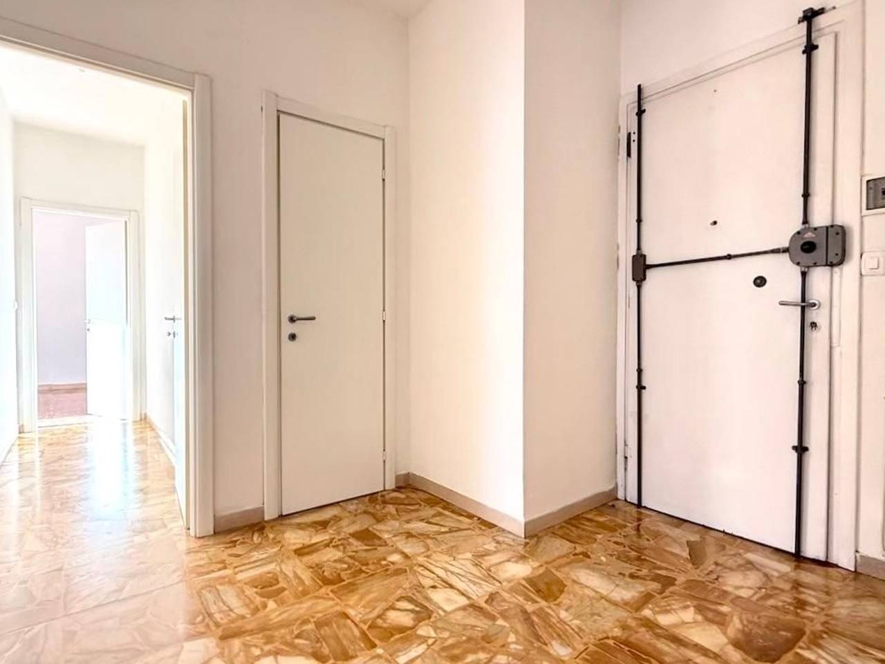 appartamento in vendita a Massa in zona Centro Storico