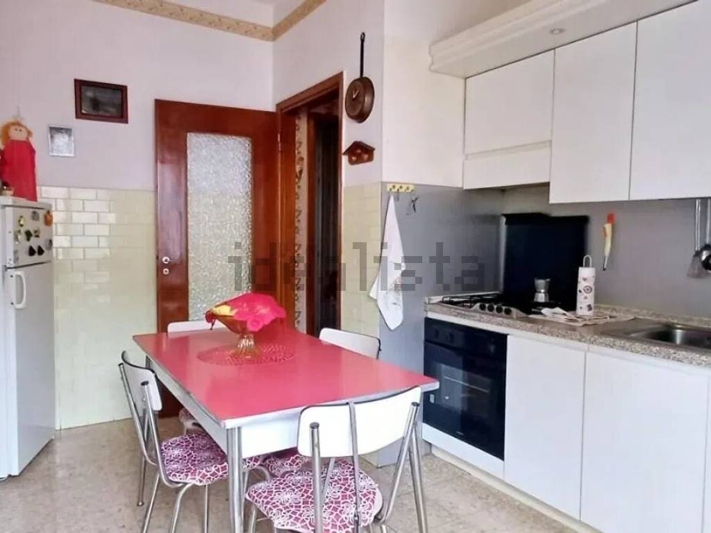 appartamento in vendita a Massa in zona Centro Storico