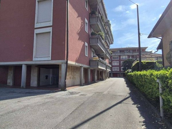 appartamento in vendita a Massa in zona Marina di Massa