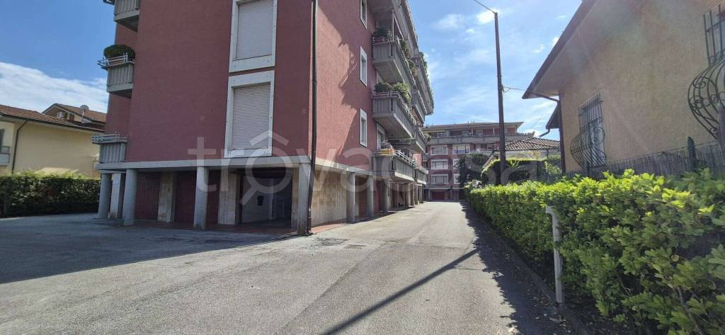 appartamento in vendita a Massa in zona Marina di Massa