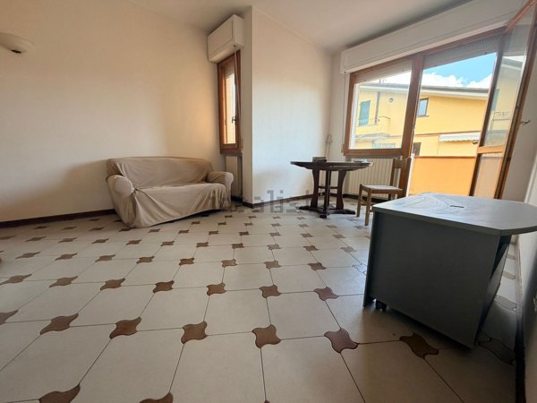 appartamento in vendita a Massa in zona Marina dei Ronchi