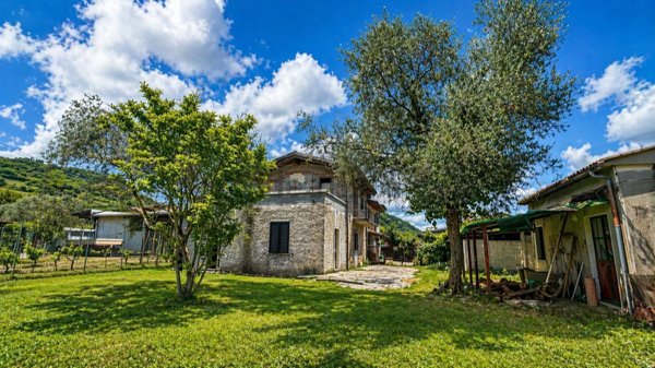 casa indipendente in vendita a Massa in zona Candia