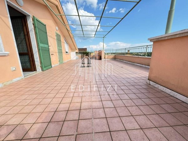 appartamento in vendita a Massa in zona Marina di Massa