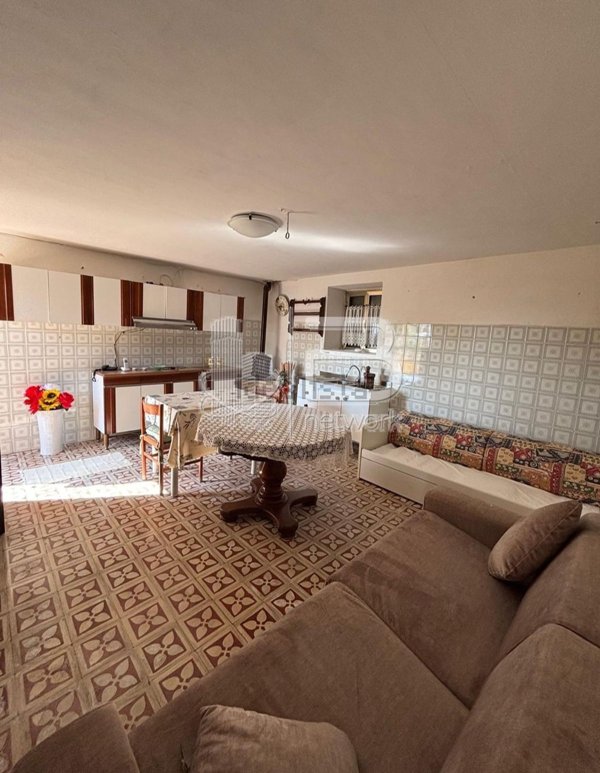 casa indipendente in vendita a Massa in zona Quercioli
