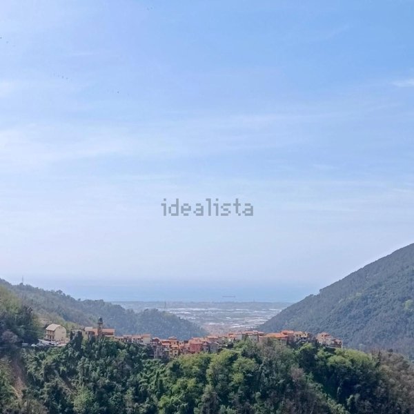 appartamento in vendita a Massa in zona Antona