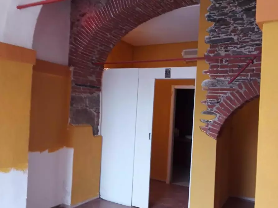 locale commerciale in vendita a Massa in zona Centro Storico