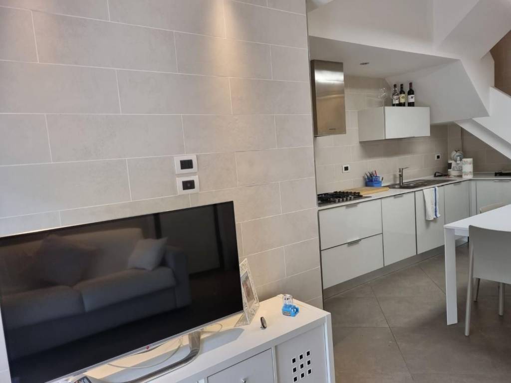 casa indipendente in vendita a Massa in zona Marina dei Ronchi