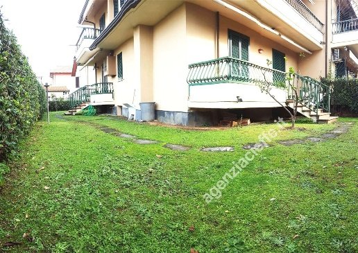 casa indipendente in vendita a Massa in zona Centro Storico