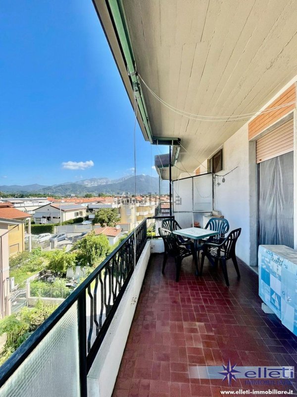 appartamento in vendita a Massa in zona Centro Storico