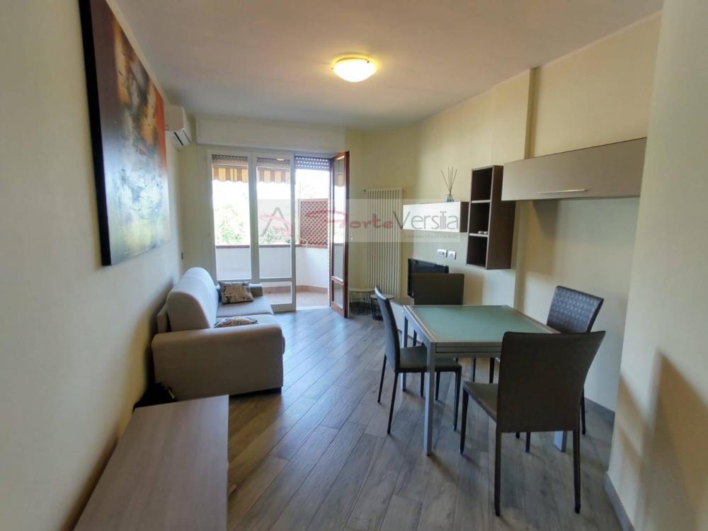 appartamento in vendita a Massa in zona Marina di Massa