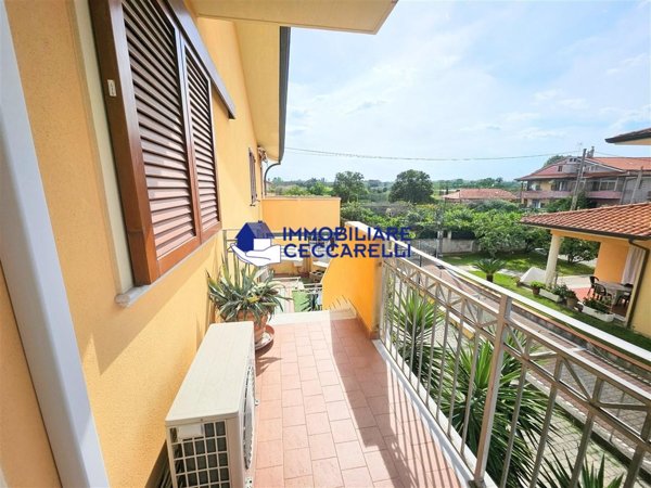 appartamento in vendita a Massa in zona Marina di Massa