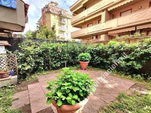 appartamento in vendita a Massa in zona Marina di Massa