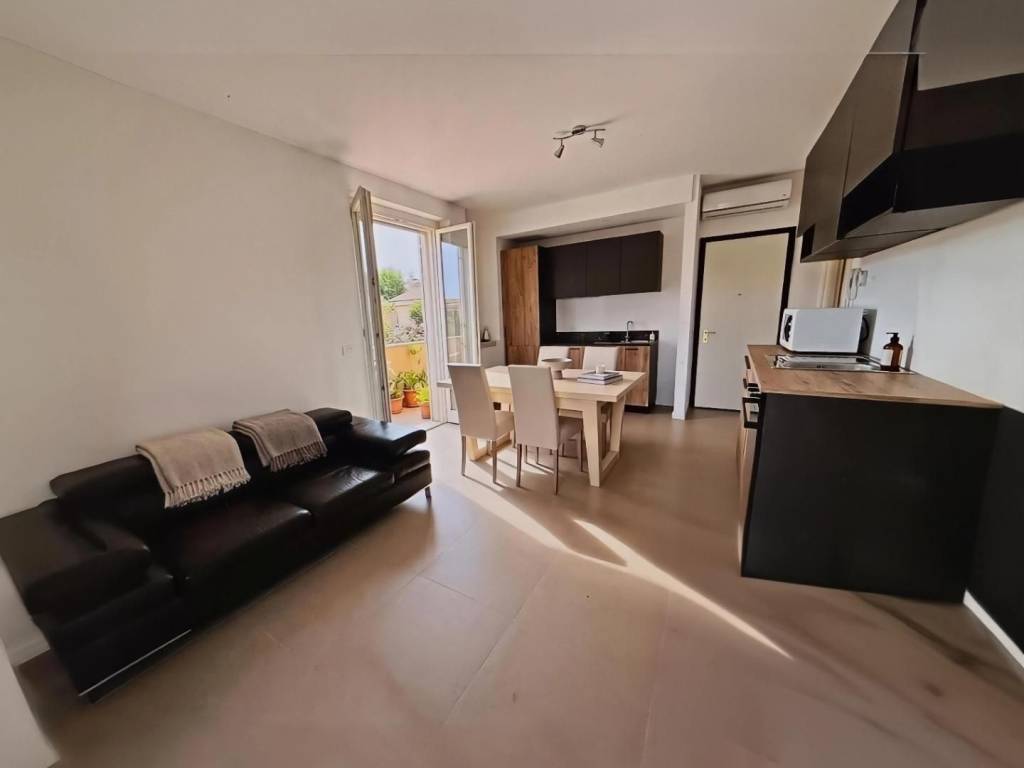 appartamento in vendita a Massa in zona Marina dei Ronchi