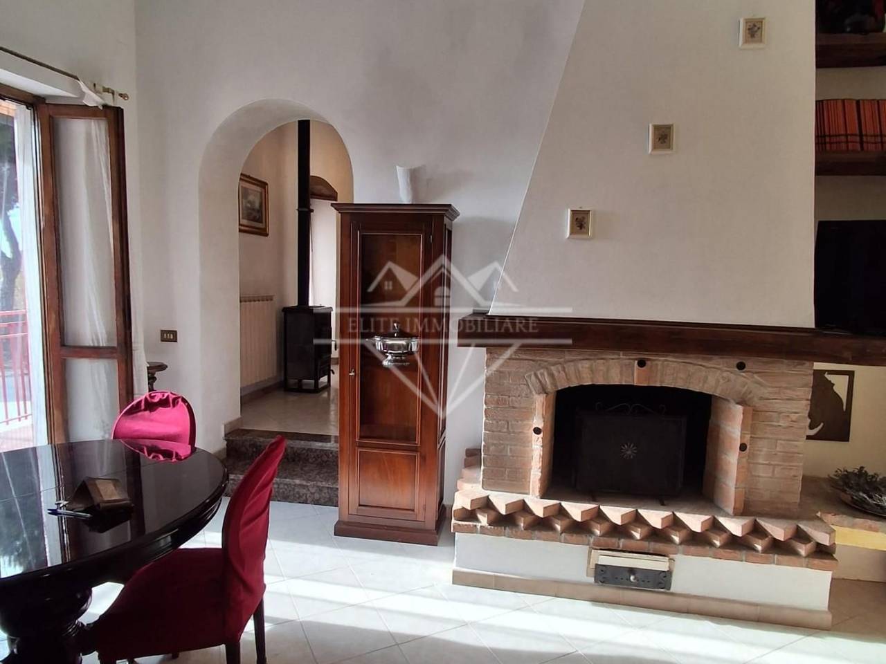 appartamento in vendita a Massa in zona Candia