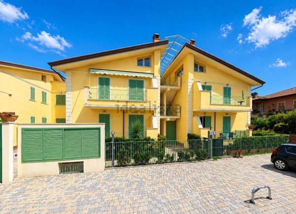 appartamento in vendita a Massa in zona Marina di Massa