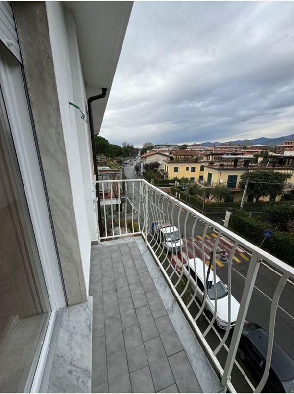 appartamento in vendita a Massa in zona Poveromo