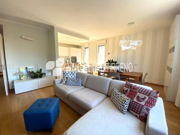 appartamento in vendita a Massa in zona Marina dei Ronchi