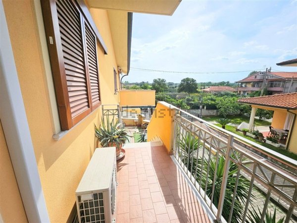 appartamento in vendita a Massa in zona Marina di Massa