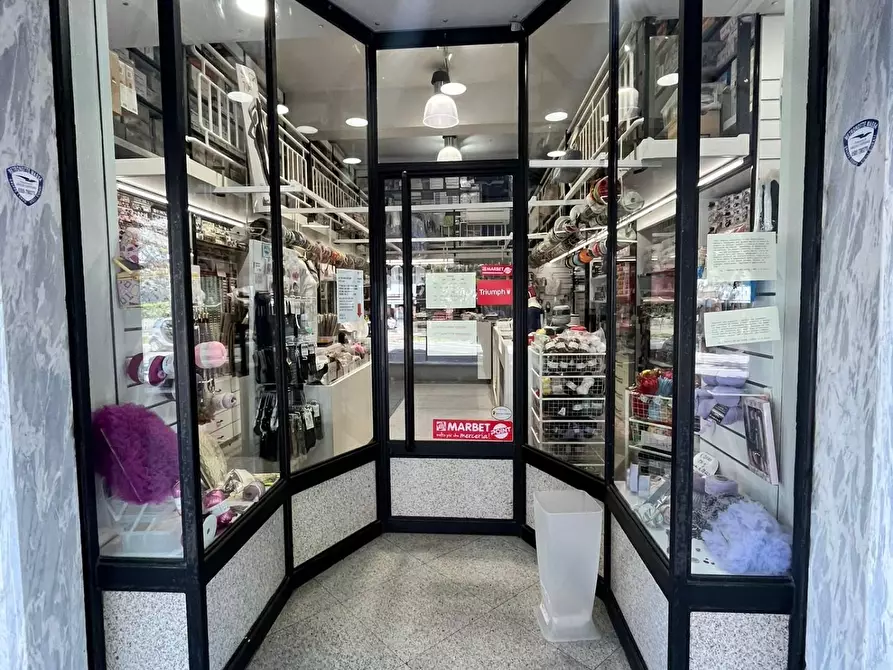 negozio in vendita a Massa