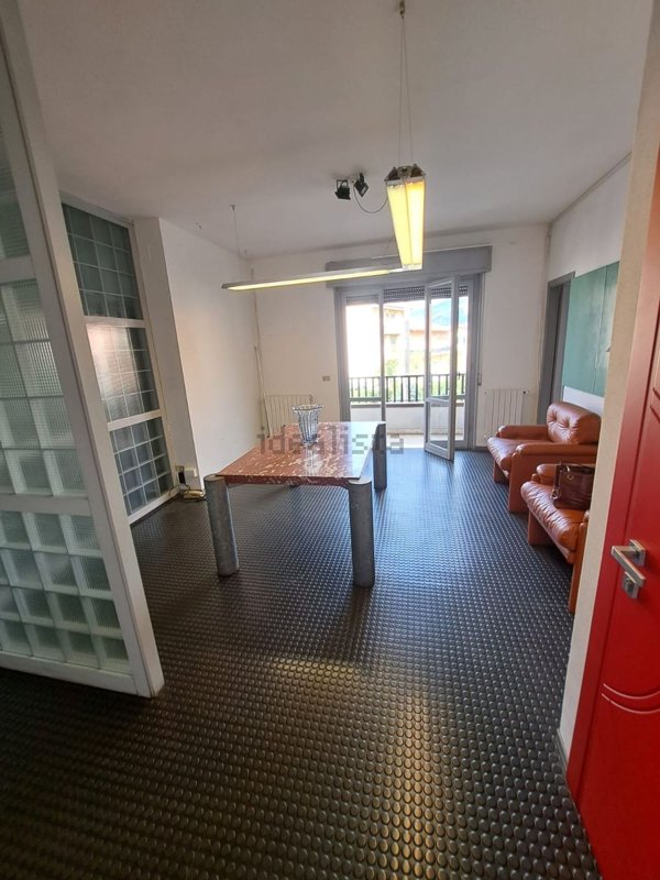 appartamento in vendita a Massa in zona Centro Storico