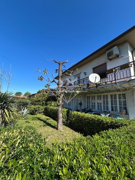 appartamento in vendita a Massa in zona Marina di Massa