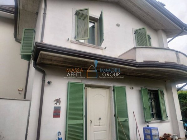 casa indipendente in vendita a Massa in zona Centro Storico