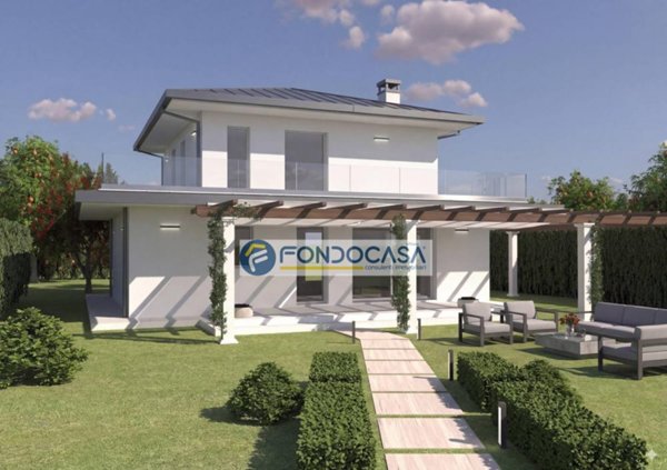 locale di sgombero in vendita a Massa in zona Marina di Massa