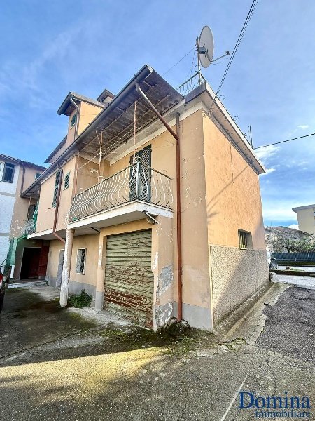 casa indipendente in vendita a Massa in zona Centro Storico