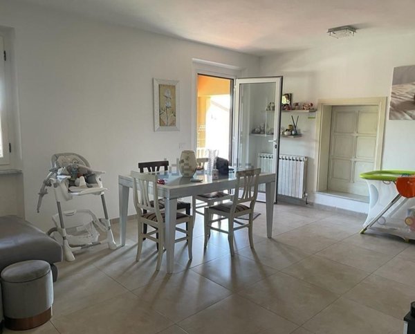 appartamento in vendita a Massa in zona Marina di Massa