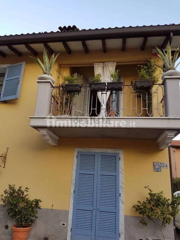 casa indipendente in vendita a Massa