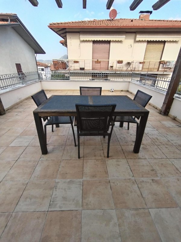 casa indipendente in vendita a Massa