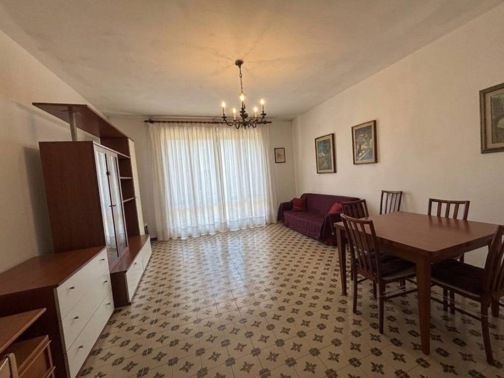 appartamento in vendita a Massa in zona Marina dei Ronchi