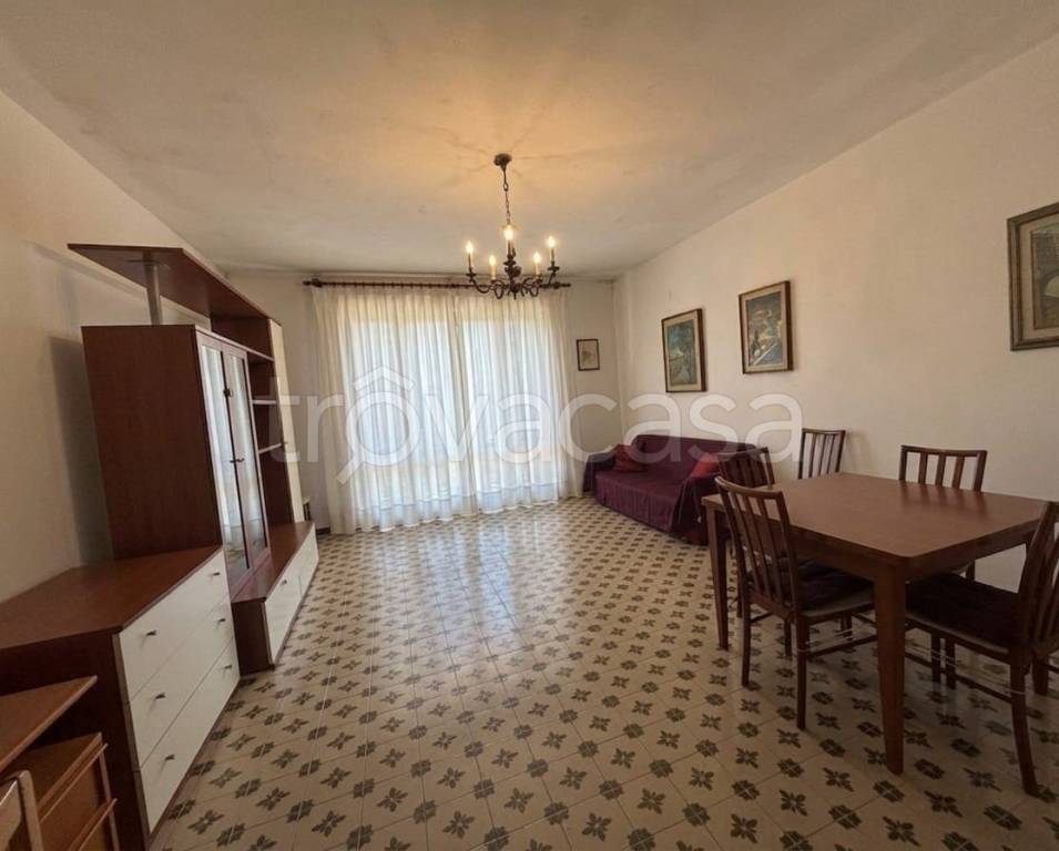 appartamento in vendita a Massa in zona Marina di Massa