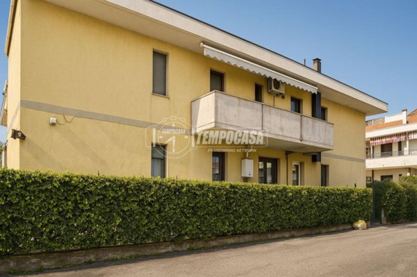 appartamento in vendita a Massa in zona Marina di Massa