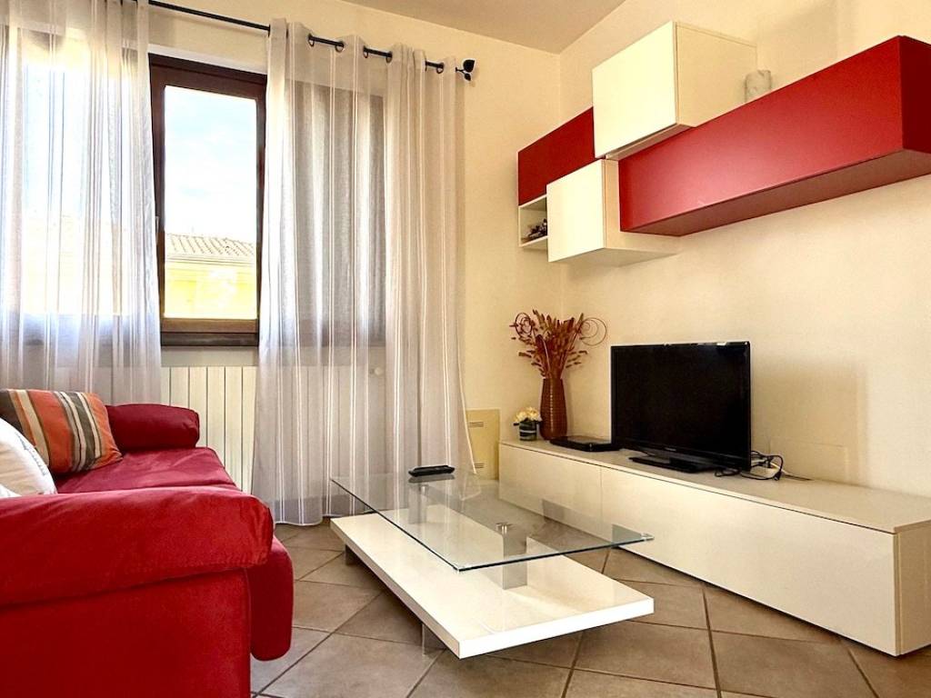 appartamento in vendita a Massa in zona Marina dei Ronchi