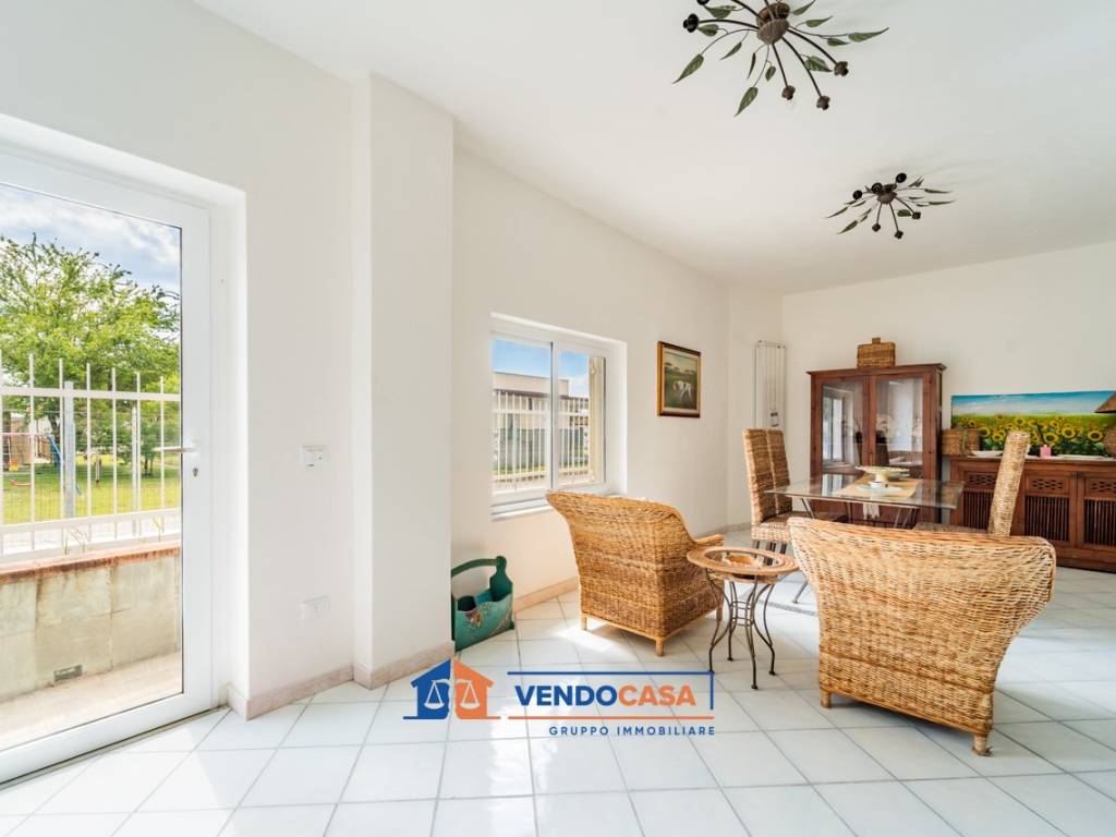 casa indipendente in vendita a Massa in zona Marina di Massa