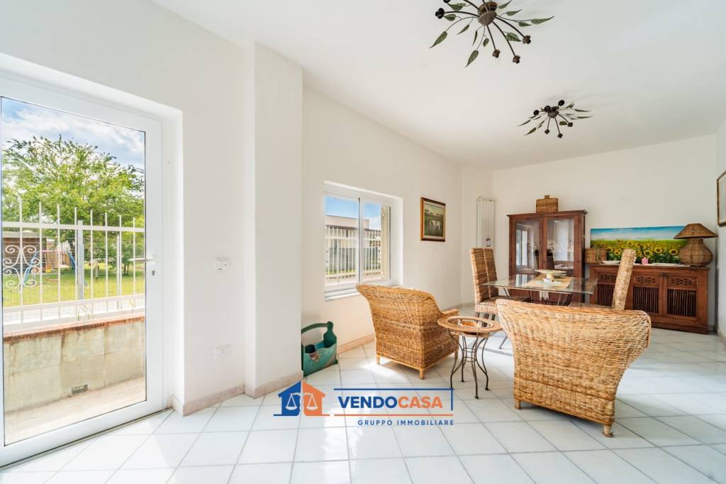 casa indipendente in vendita a Massa in zona Marina di Massa