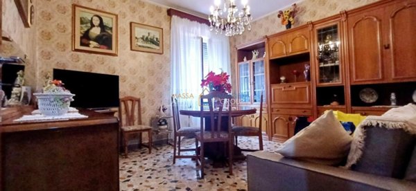 appartamento in vendita a Massa in zona Centro Storico