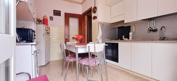 appartamento in vendita a Massa in zona Borgo del Ponte