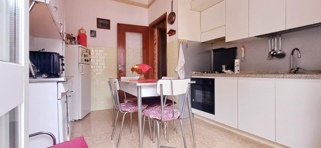 appartamento in vendita a Massa in zona Borgo del Ponte