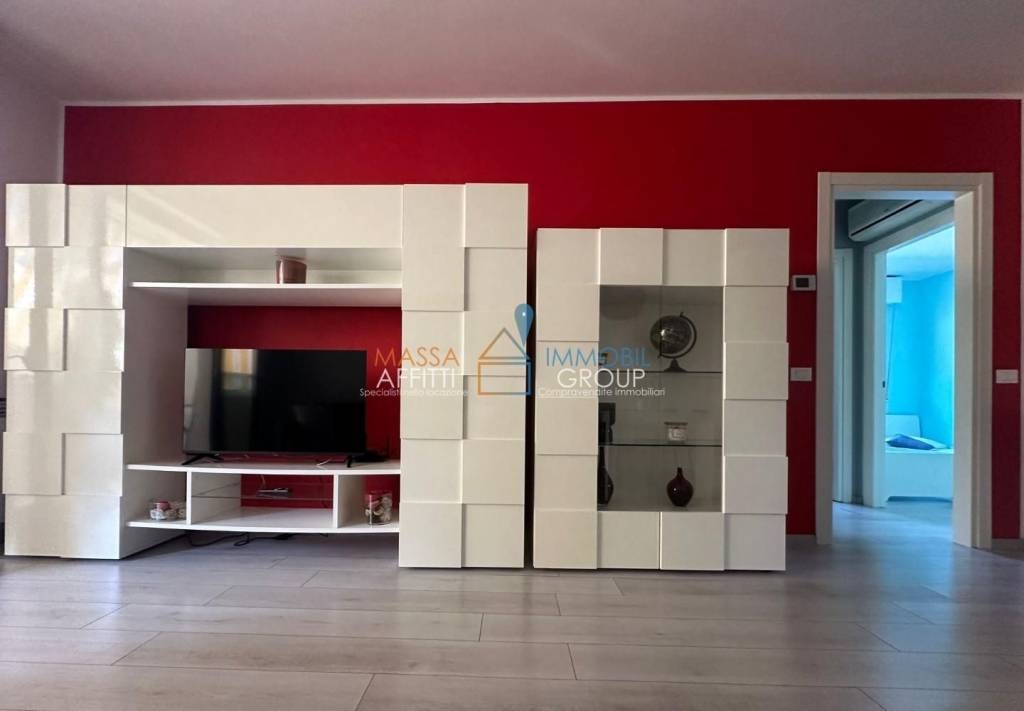 appartamento in vendita a Massa in zona Marina dei Ronchi