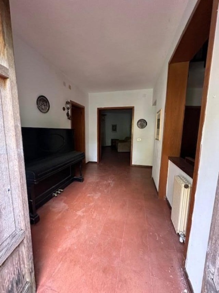 casa indipendente in vendita a Massa in zona Centro Storico