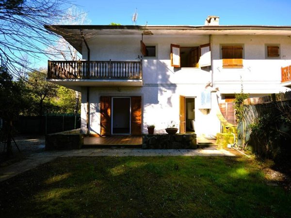 casa indipendente in vendita a Massa in zona Poveromo