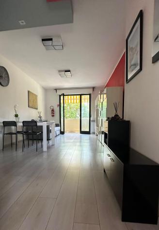 appartamento in vendita a Massa in zona Marina dei Ronchi